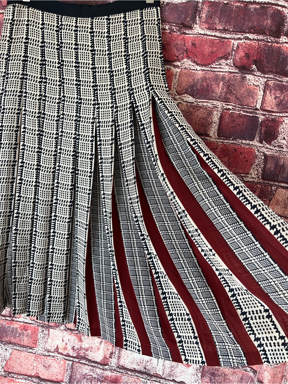 Zara Houndstooth Pleated Midi Skirt Maroon Inner Panels - Picture 3 of 9